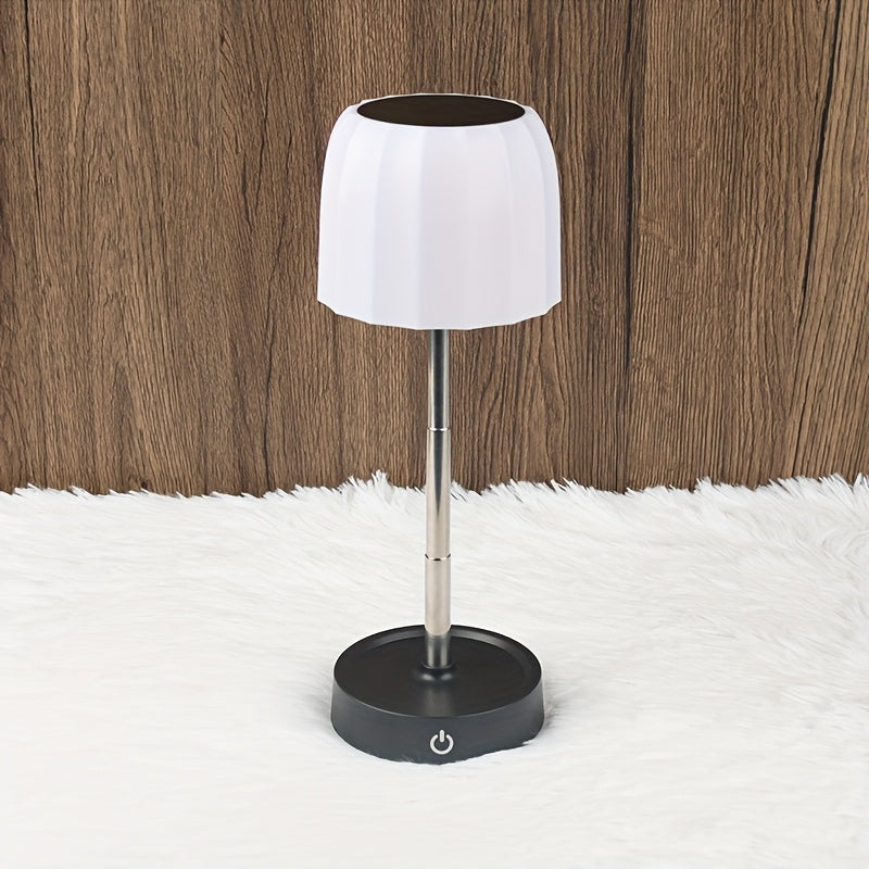 Lampe de bureau en métal — Rechargeable, sans fil — détail de la matière : métal Image