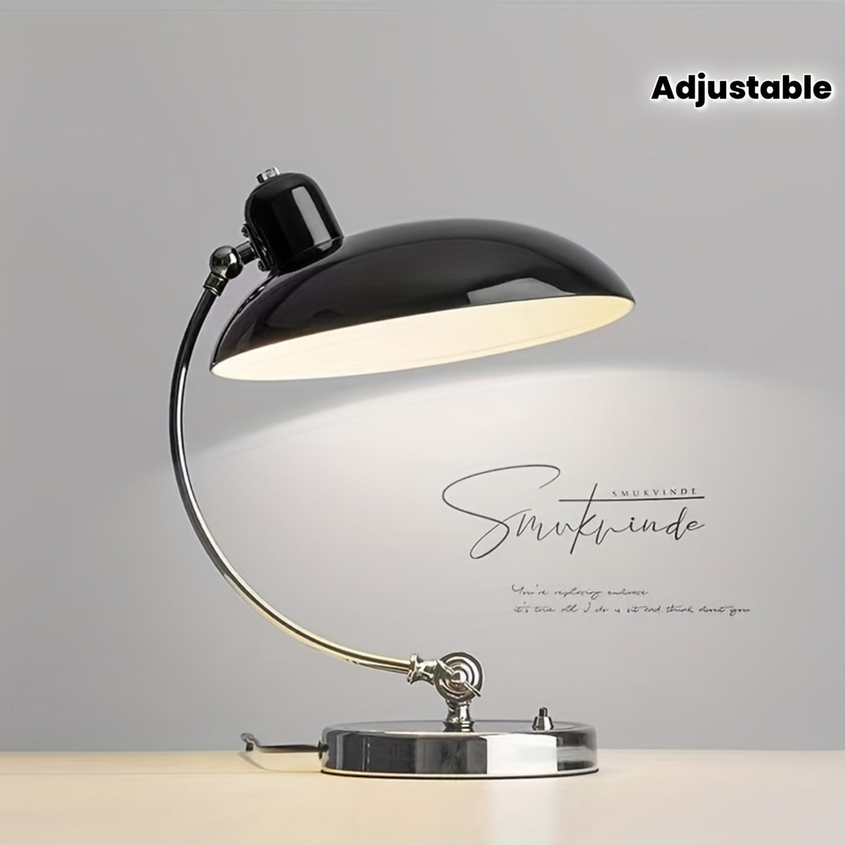 Lampe de bureau en métal — Allure industrielle et bras orientable, vue de dos