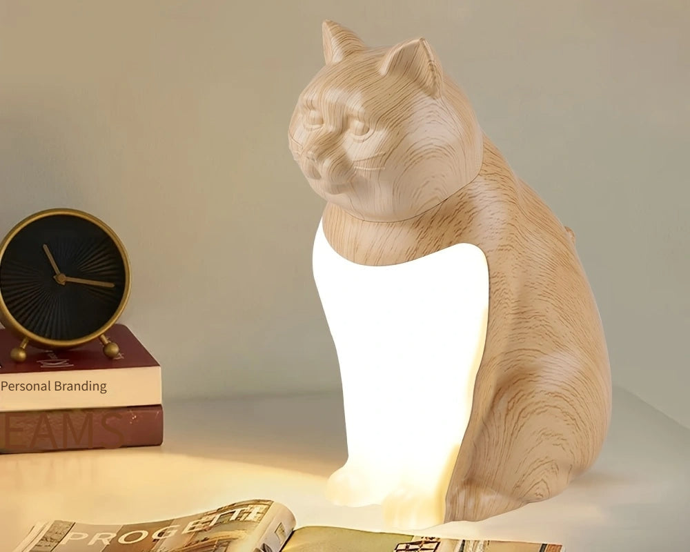Une jolie lampe de bureau LED en forme de chat, fonction de variation de l'éclairement par long appui avec trois niveaux de luminosité réglables, lampe de chevet. Veilleuse artistique. Contrôle tactile et rechargeable, couleur bois. Cadeau pour Noël et le — photo 1