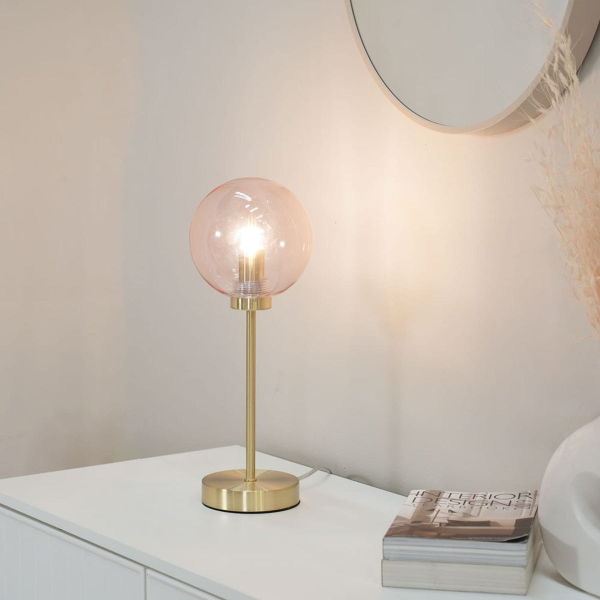 Lampe de bureau dorée globe verre rose - Élégance glamour — photo 1 Image