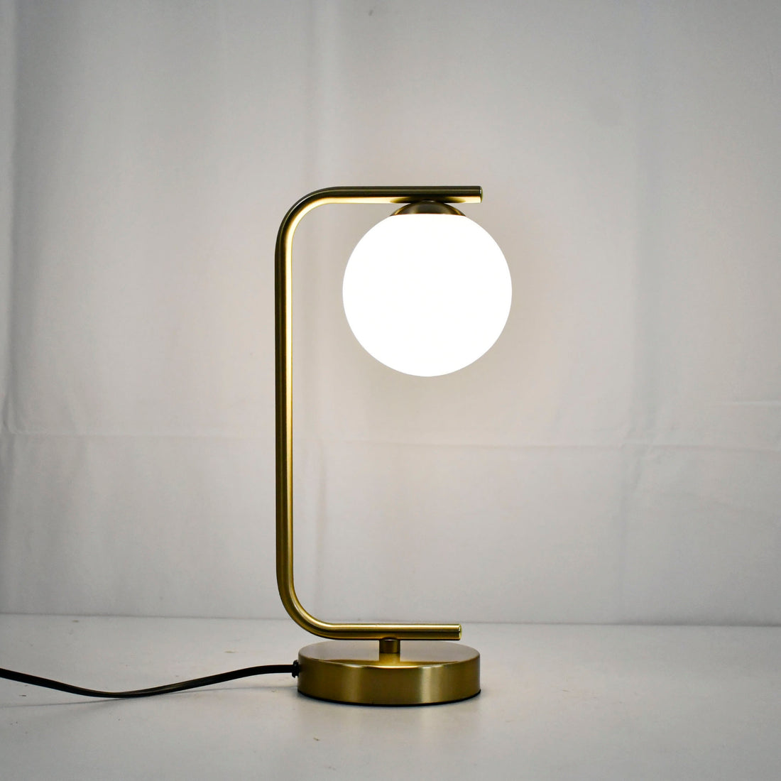 Un design verre et laiton qui sublime votre intérieur
