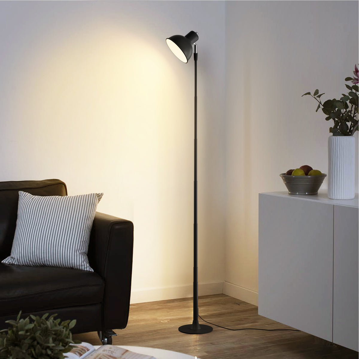Lampe de bureau LED à boîtier de commande posé sur le câble