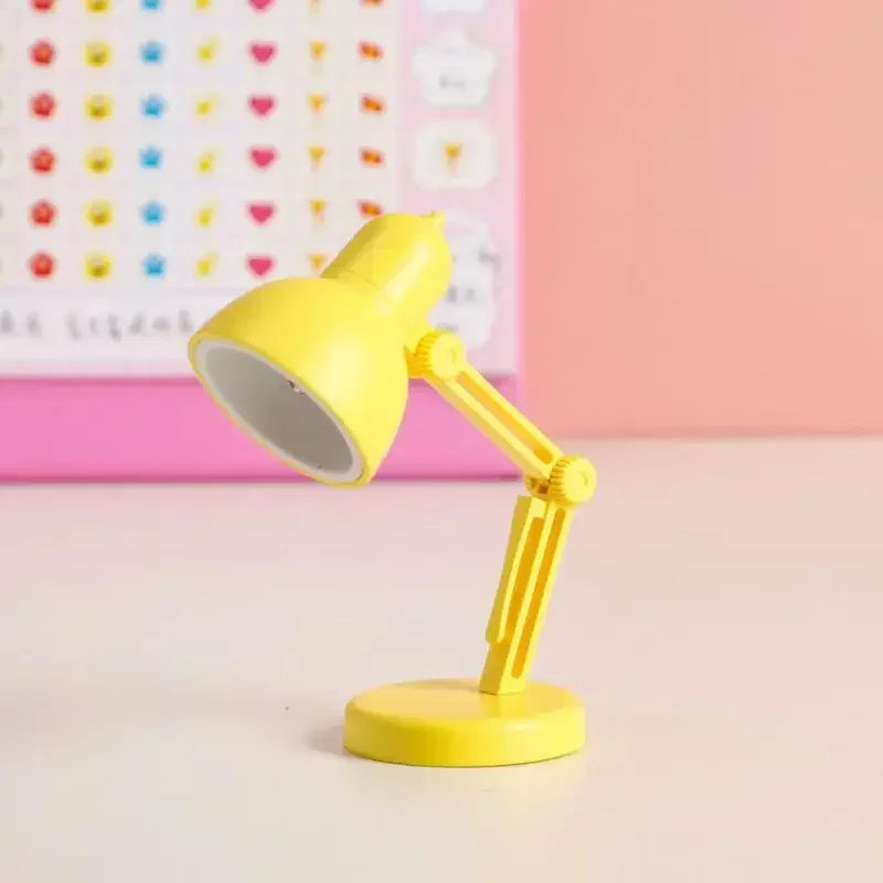 Lampe de bureau mini LED pliable - Éclairage lecture compact — photo 6 Image