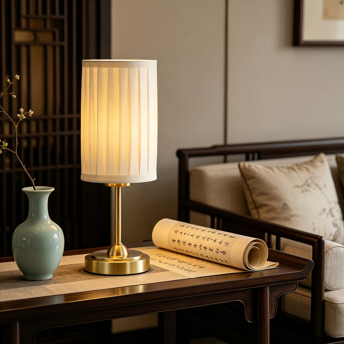 Lampe de bureau nomade dorée à colonne plissée de 35 cm USB
