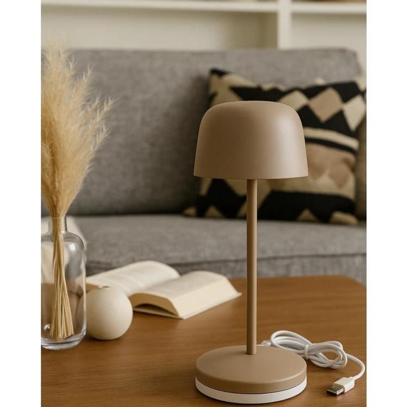 Lampe de bureau sans fil et son socle de charge par contact