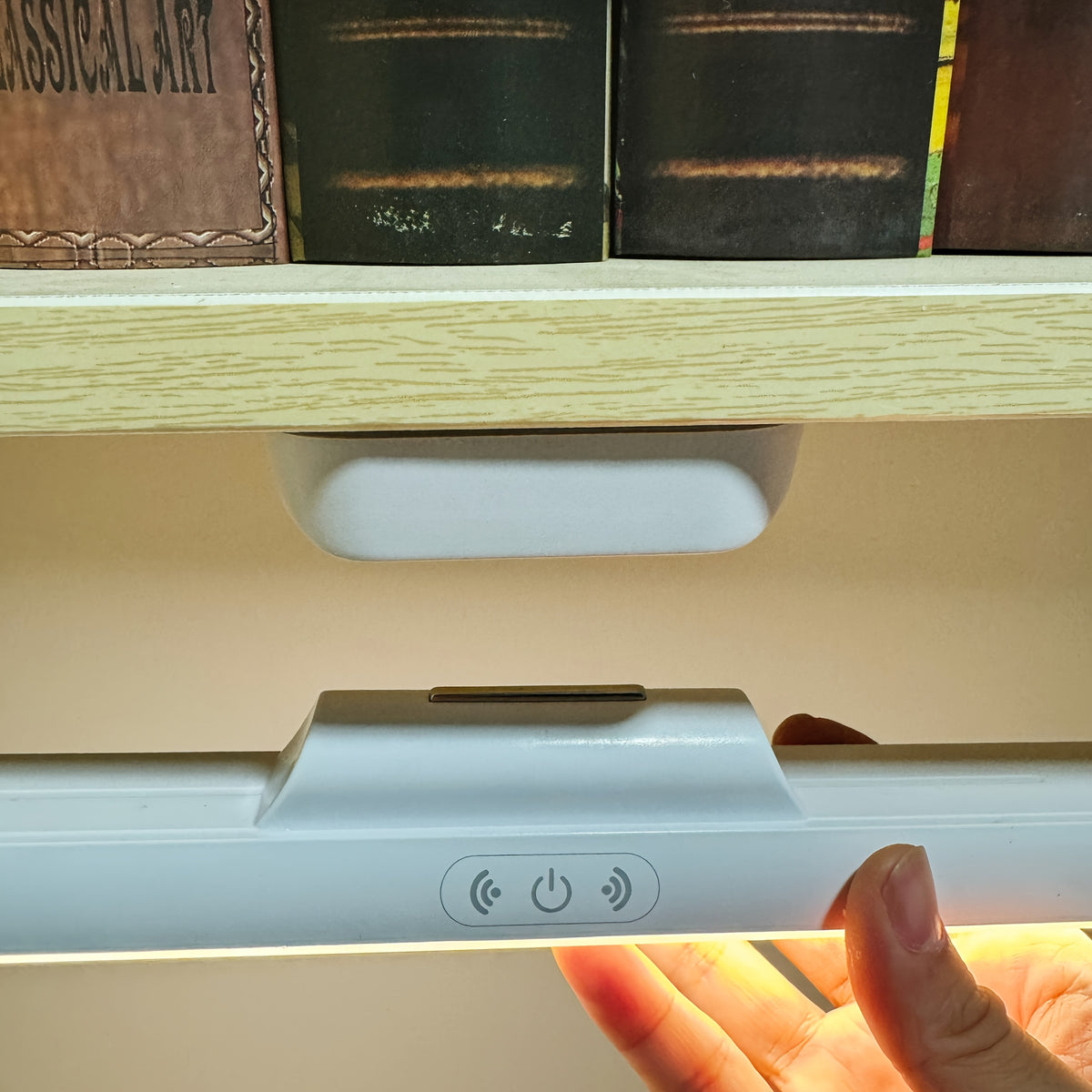 Lampe de bureau LED sans fil aimantée blanche à 3 teintes