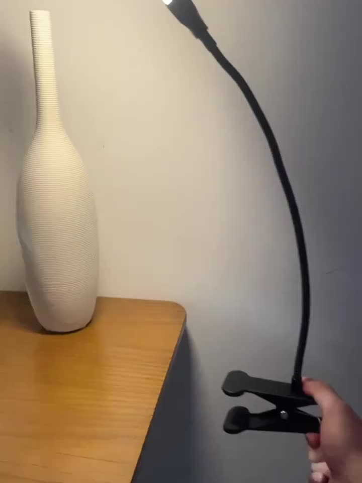 Lampe de bureau à pince 96 diodes, col de cygne métal noir