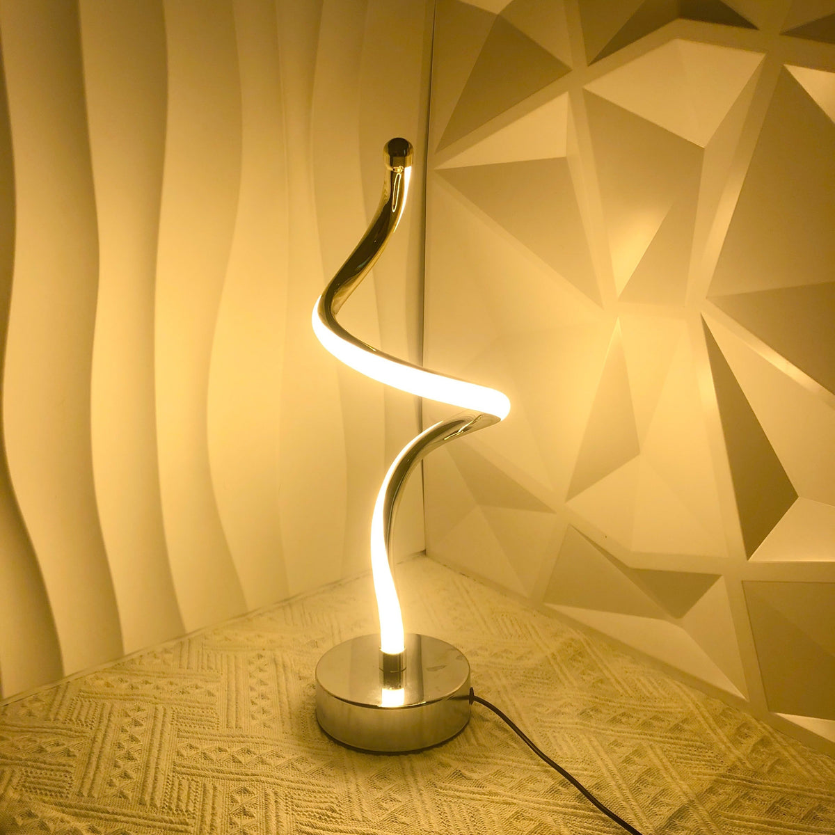 Lampe de bureau spirale chromée à trois teintes, 36,5 cm
