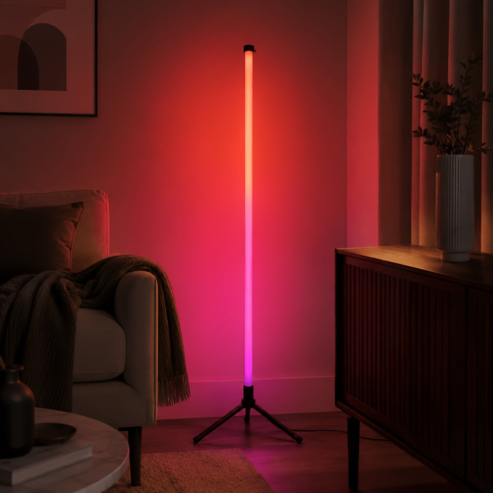 Lampe de bureau tube RGB 110 cm sur trépied, angle de pièce