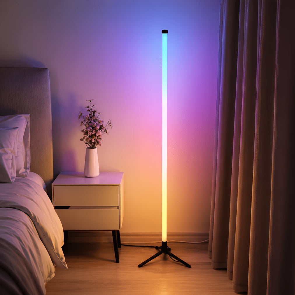 Lampe de bureau tube RGB 110 cm sur trépied, angle de pièce
