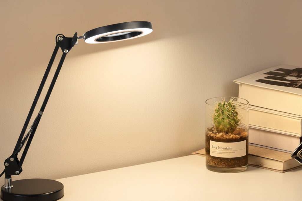 Lampe loupe LED sur pince - Grossissement 10x articulé — photo 1