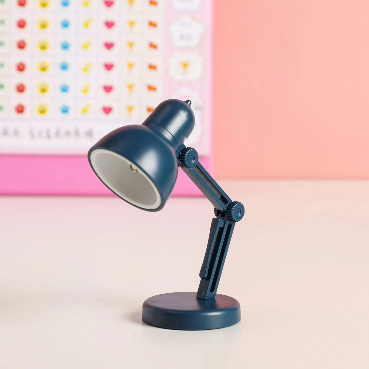 Mini lampe de bureau rétro magnétique - Veilleuse LED à piles — photo 2